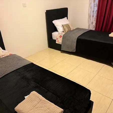 Town House, 10m From Chabad Lubavitch Larnaka