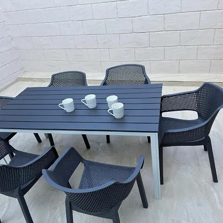Town House, 10m From Chabad Lubavitch Ferienhaus Larnaka