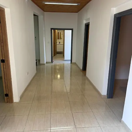Town House, 10m From Chabad Lubavitch * Larnaka