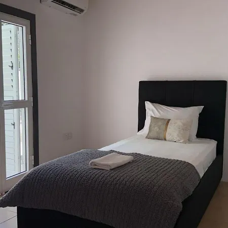 Town House, 10m From Chabad Lubavitch * Larnaka