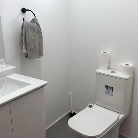 Town House, 10m From Chabad Lubavitch * Larnaka