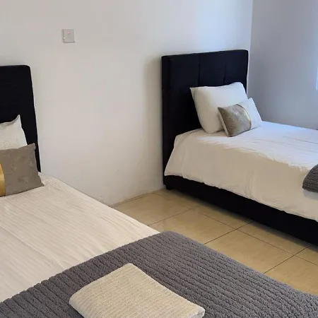 Ferienhaus Town House, 10m From Chabad Lubavitch
