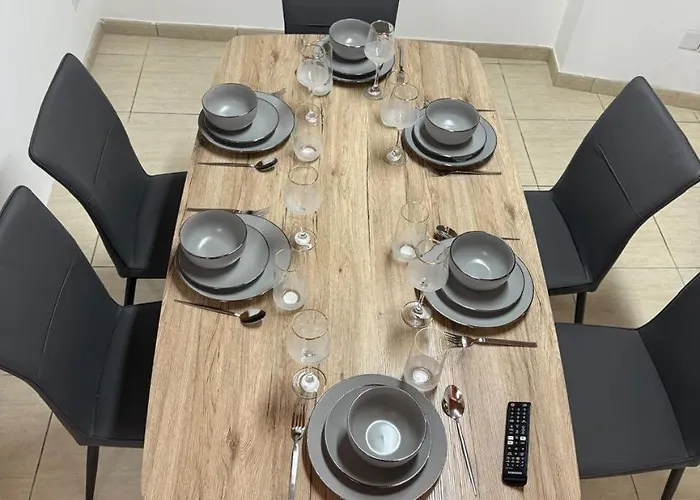 Casa vacanze Town House, 10m From Chabad Lubavitch *